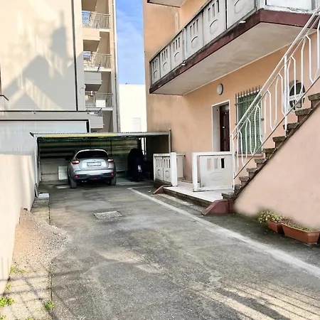 Jes - Solo A Pochi Passi Dal Mare Apartment