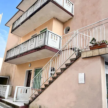 Jes - Solo A Pochi Passi Dal Mare Apartment